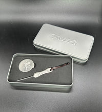 Piretti Commemorative Ball Marker & Divot Tool Set