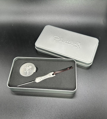 Piretti Commemorative Ball Marker & Divot Tool Set