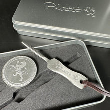 Piretti Commemorative Ball Marker & Divot Tool Set